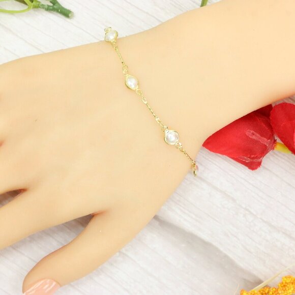 "Trendy Handmade Bracelet – A Thoughtful Gift for Girls & Women | UNVRC1107 - Picture 1 of 10